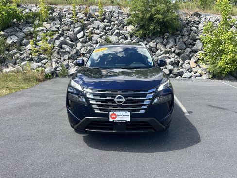 Used 2025 Nissan Rogue SV w/ SV Premium Package AWD/4WD image 29