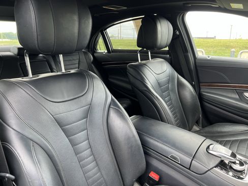 Used 2019 Mercedes-Benz S 560 Sedan image 35