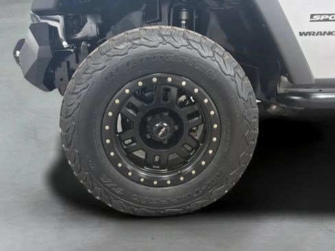 Used 2016 Jeep Wrangler Sport w/ Quick Order Package 24S AWD/4WD image 27
