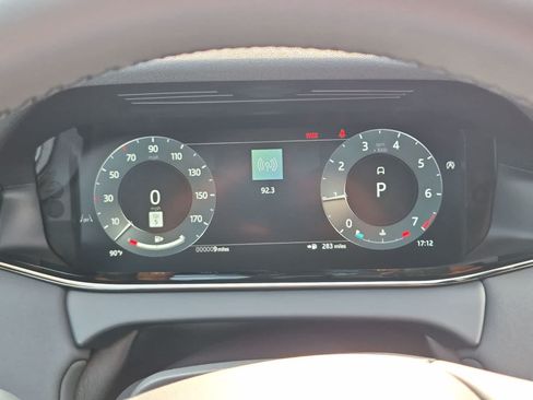 New 2026 Land Rover Range Rover Evoque Hoxton AWD/4WD image 34