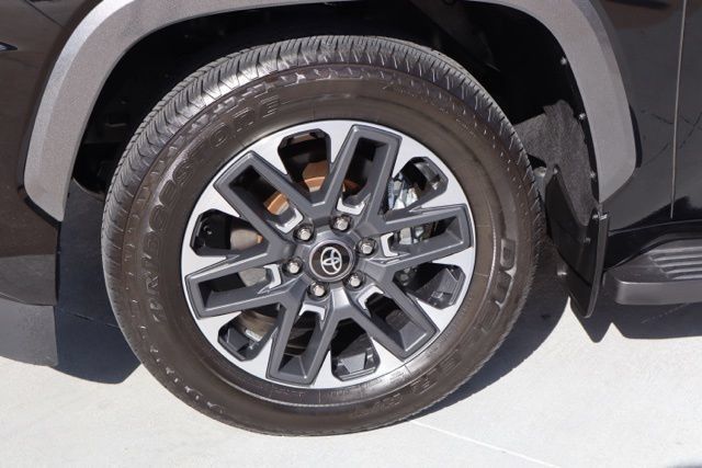 Used 2025 Toyota Sequoia Limited w/ Tow Technology Package AWD/4WD image 2