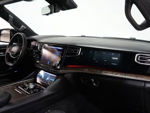 Used 2023 Jeep Grand Wagoneer Series II image 17