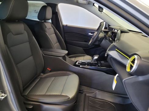 New 2026 Chevrolet Trax LT w/ Driver Confidence Package image 15