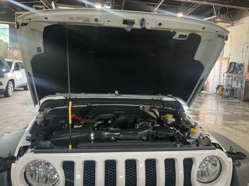 Used 2018 Jeep Wrangler Unlimited Sport S AWD/4WD image 23