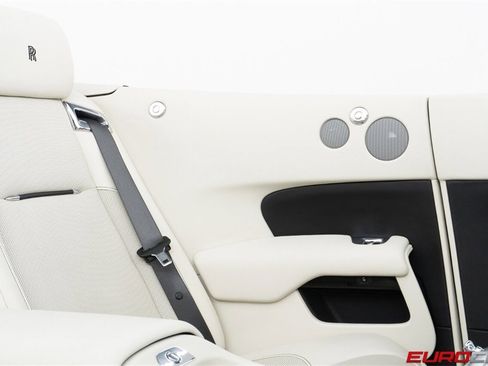 Used 2018 Rolls-Royce Dawn image 42