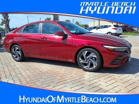 Certified 2025 Hyundai Elantra SEL FWD image 1