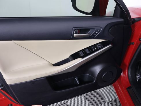 Used 2019 Lexus IS 300 w/ Premium Package image 40