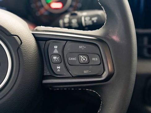 Used 2025 Jeep Wrangler Unlimited Sport AWD/4WD image 15