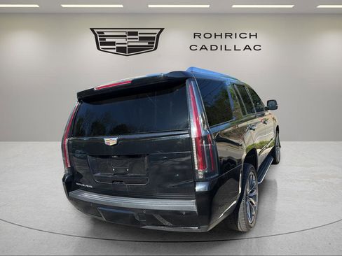 Used 2020 Cadillac Escalade Luxury w/ Escalade Sport Edition AWD/4WD image 5