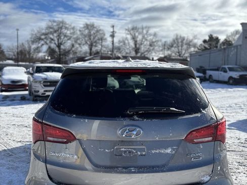 Used 2017 Hyundai Santa Fe Sport image 4