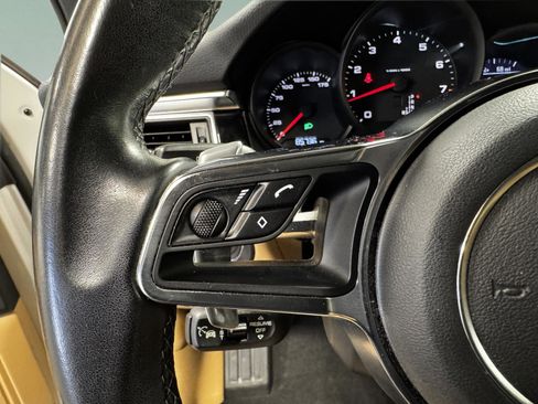 Used 2018 Porsche Macan Sport Edition image 14