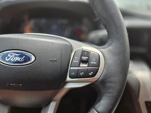 Used 2024 Ford Explorer XLT w/ Equipment Group 202A RWD image 20