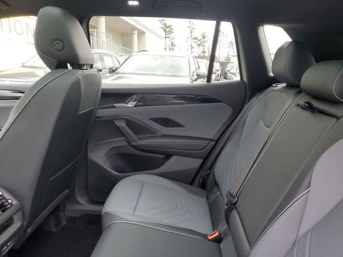 New 2026 Volkswagen Tiguan SE R-Line FWD image 10