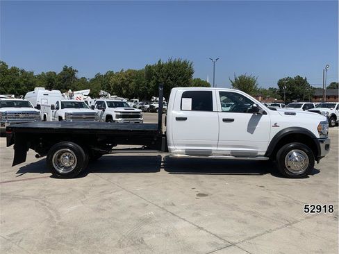 Used 2022 RAM 5500 Tradesman w/ Chrome Appearance Group AWD/4WD image 5