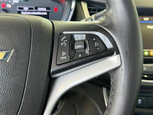 Used 2019 Chevrolet Trax LT w/ LT Convenience Package FWD image 24