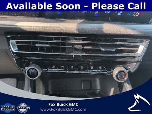 Used 2025 Chevrolet Traverse LT w/ Driver Confidence Package AWD/4WD image 13