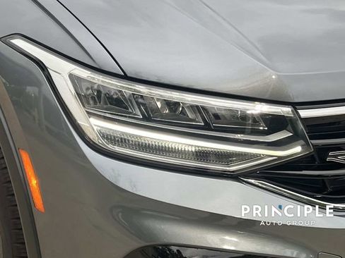 Used 2024 Volkswagen Tiguan SE R-Line image 9