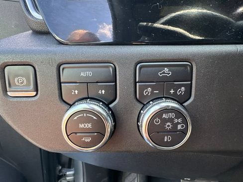 Used 2023 GMC Sierra 1500 Elevation AWD/4WD image 12