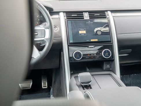Certified 2025 Land Rover Discovery Dynamic SE AWD/4WD image 21