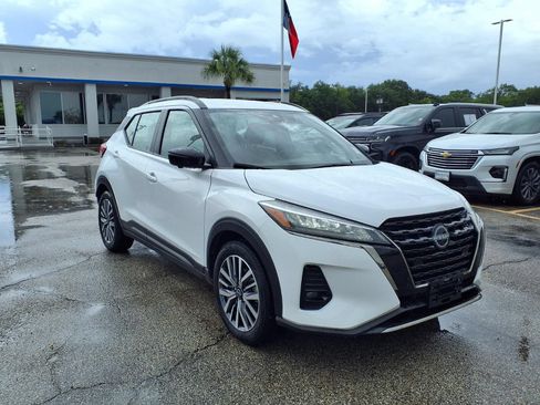 Used 2024 Nissan Kicks SR FWD image 20