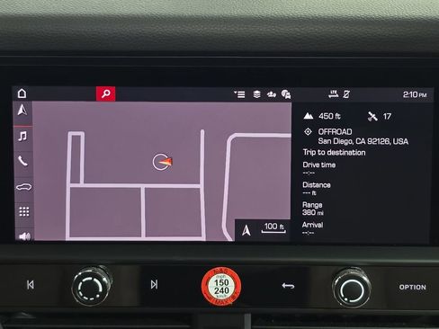 Certified 2025 Porsche Macan image 18