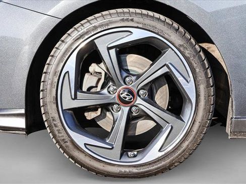 Used 2019 Hyundai Veloster Turbo Ultimate image 9