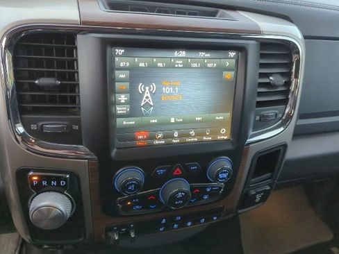 Used 2018 RAM 1500 Laramie RWD image 7