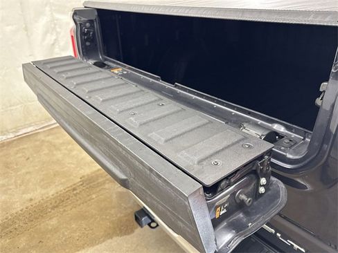 Certified 2024 GMC Sierra 1500 SLT image 29