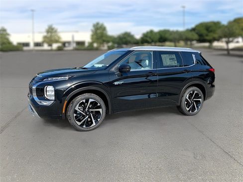 New 2025 Mitsubishi Outlander SEL image 3
