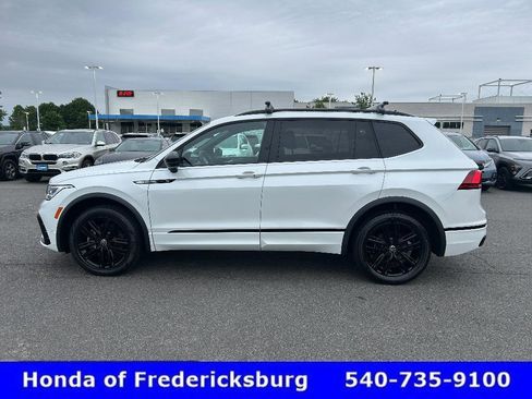 Used 2022 Volkswagen Tiguan SE R-Line AWD/4WD image 3