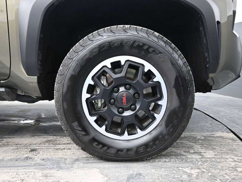 Used 2024 Toyota Tacoma TRD Off-Road image 10
