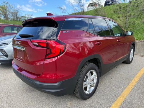 Used 2018 GMC Terrain SLE FWD image 2