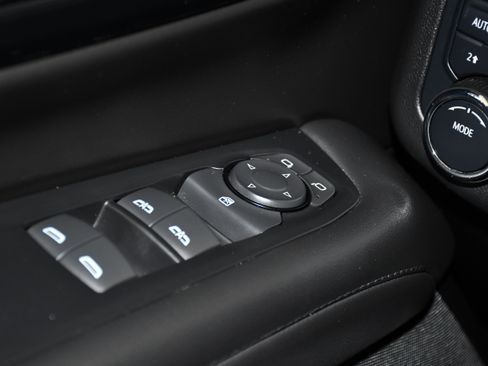 Used 2025 Chevrolet Tahoe Z71 AWD/4WD image 35