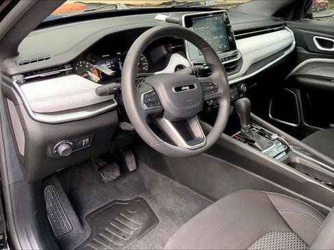Certified 2025 Jeep Compass Sport AWD/4WD image 14