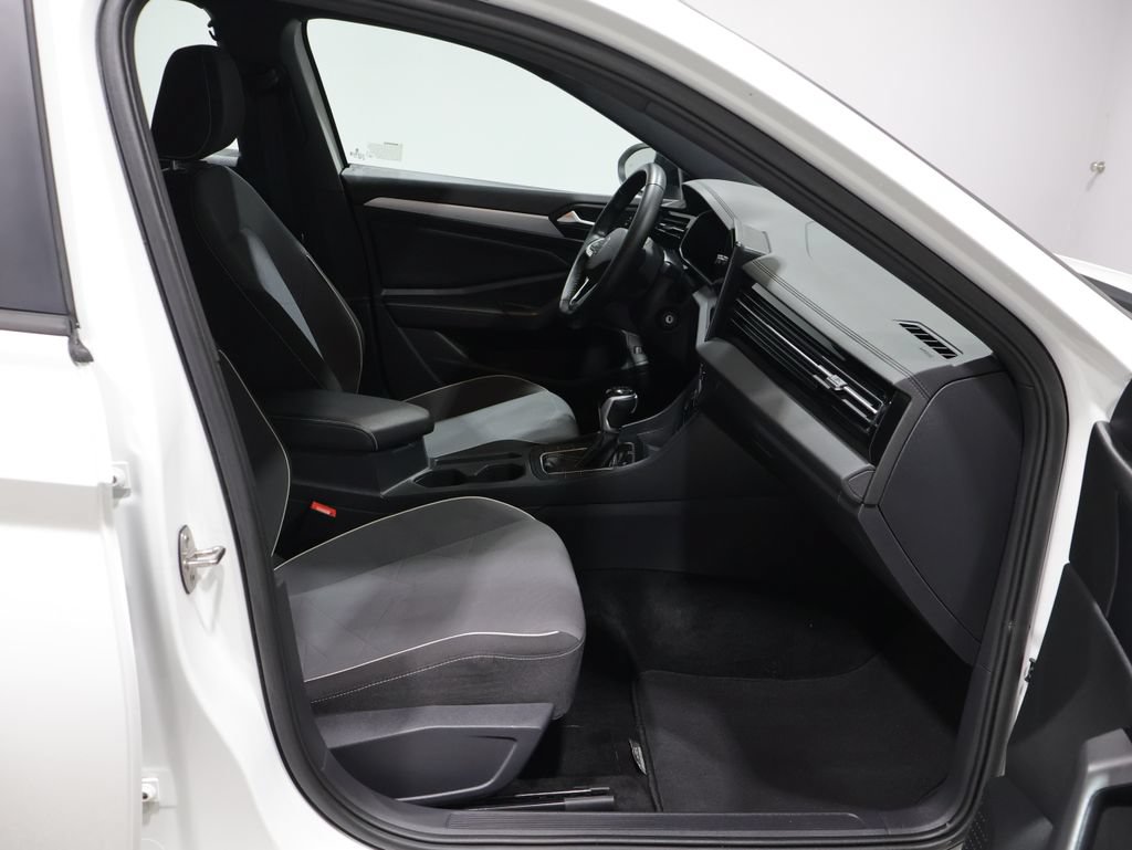 Used 2025 Volkswagen Jetta Sport FWD image 22