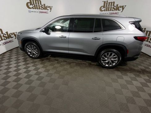 Used 2026 Buick Enclave Preferred w/ Power Package image 5