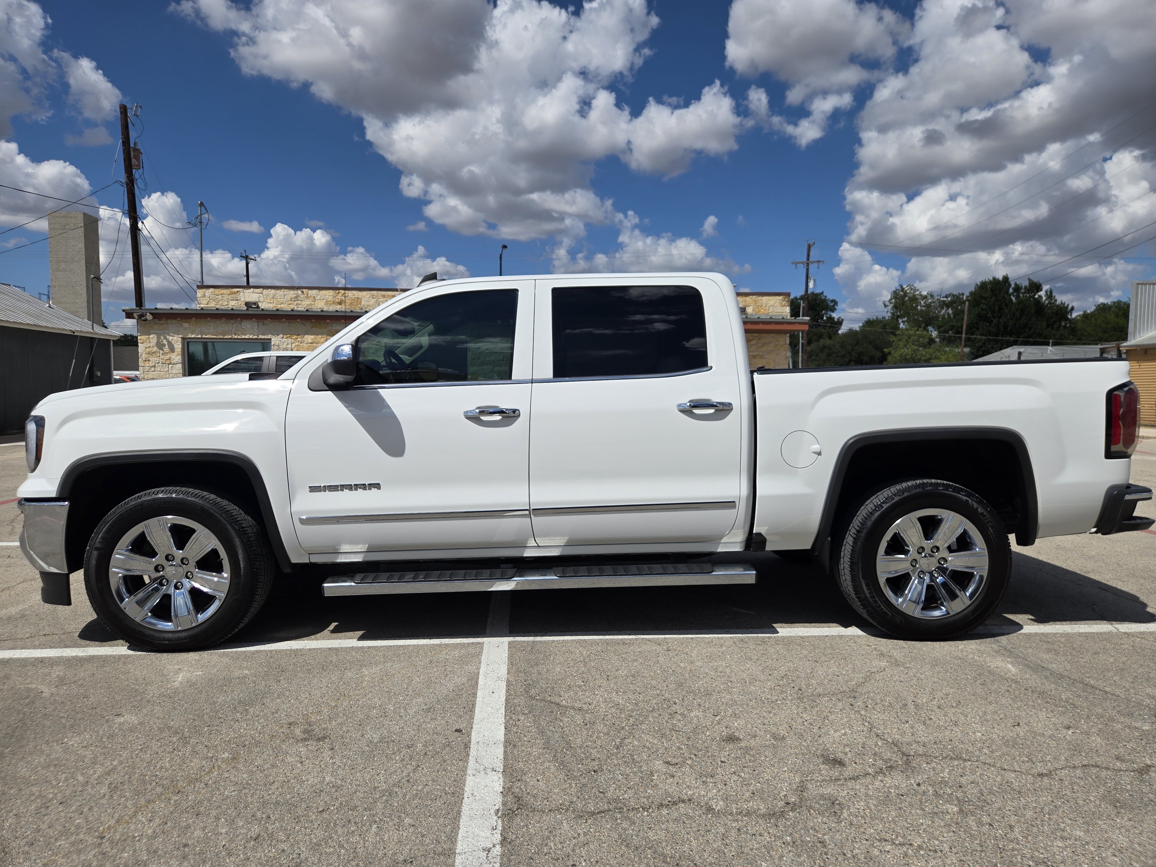 Used 2018 GMC Sierra 1500 SLT w/ Enhanced Driver Alert Package RWD image 4