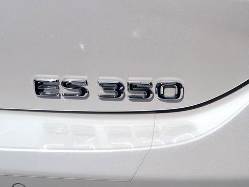 Used 2020 Lexus ES 350 w/ Premium Package FWD image 11