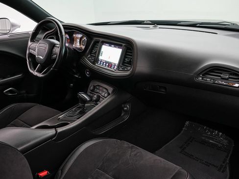 Used 2020 Dodge Challenger R/T image 39