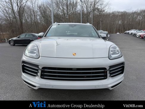 Used 2020 Porsche Cayenne image 3