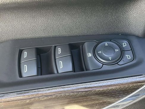 Used 2021 Chevrolet Silverado 1500 RST image 17