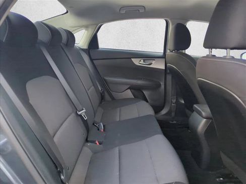 Used 2022 Kia Forte LXS image 18