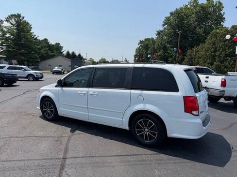 Used 2017 Dodge Grand Caravan GT FWD image 12