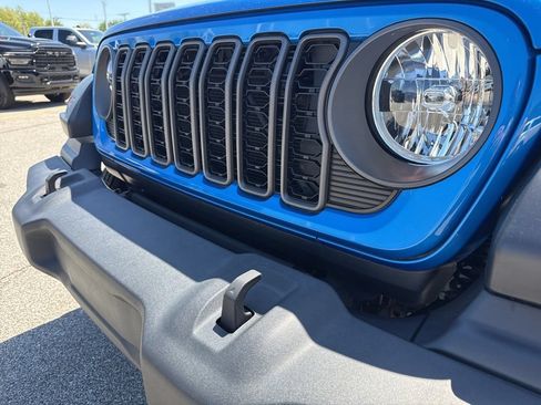 Used 2024 Jeep Wrangler Unlimited Sport AWD/4WD image 16