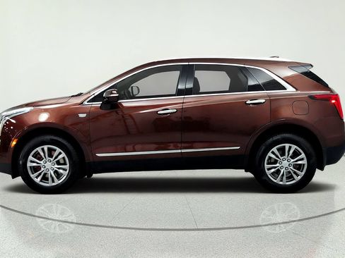 Used 2022 Cadillac XT5 Premium Luxury AWD/4WD image 2