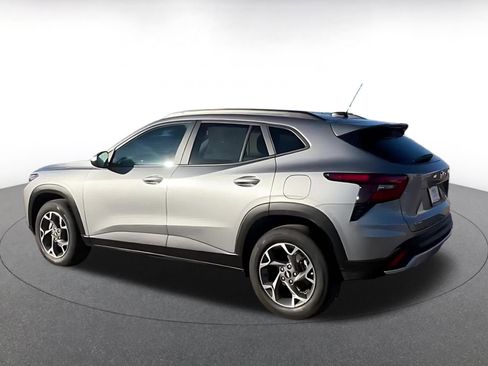 Used 2025 Chevrolet Trax LT image 10