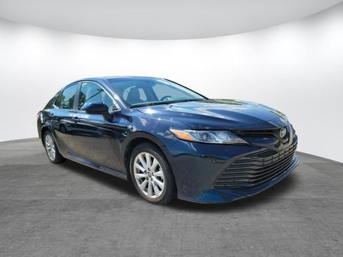Used 2020 Toyota Camry LE FWD image 16