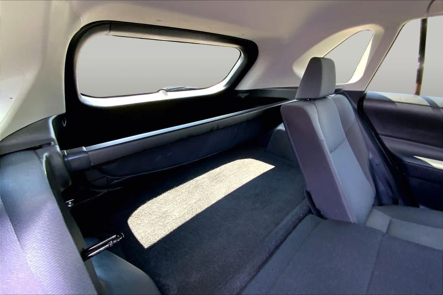 Used 2025 Toyota RAV4 XLE FWD image 35