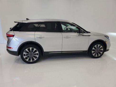 Used 2020 Lincoln Corsair Reserve w/ Equipment Group 201A image 5