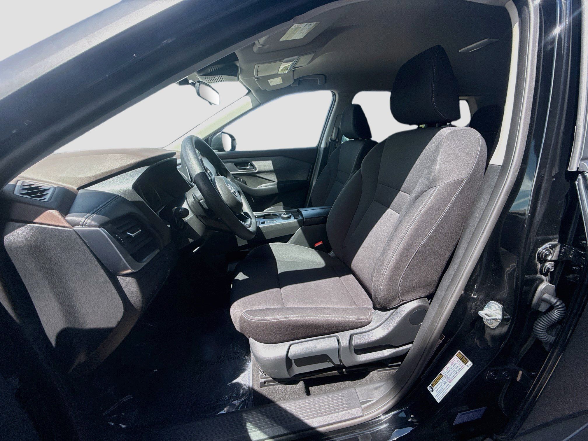Used 2023 Nissan Rogue S AWD/4WD image 13